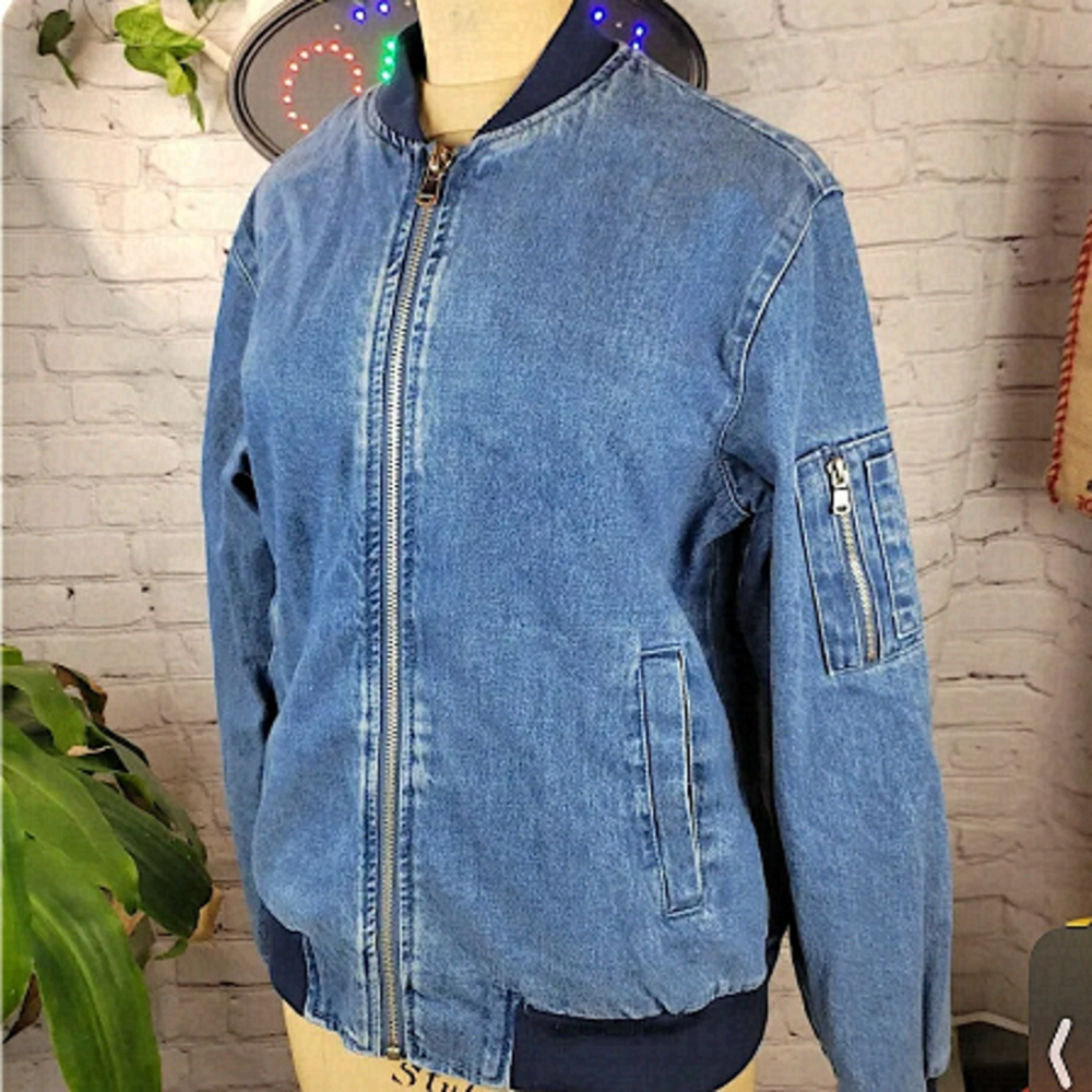 FOREVER 21 oversized denim bomber jacket